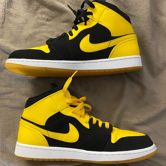 Jordan 1 Mids - New Loves - Picture 4 of 4